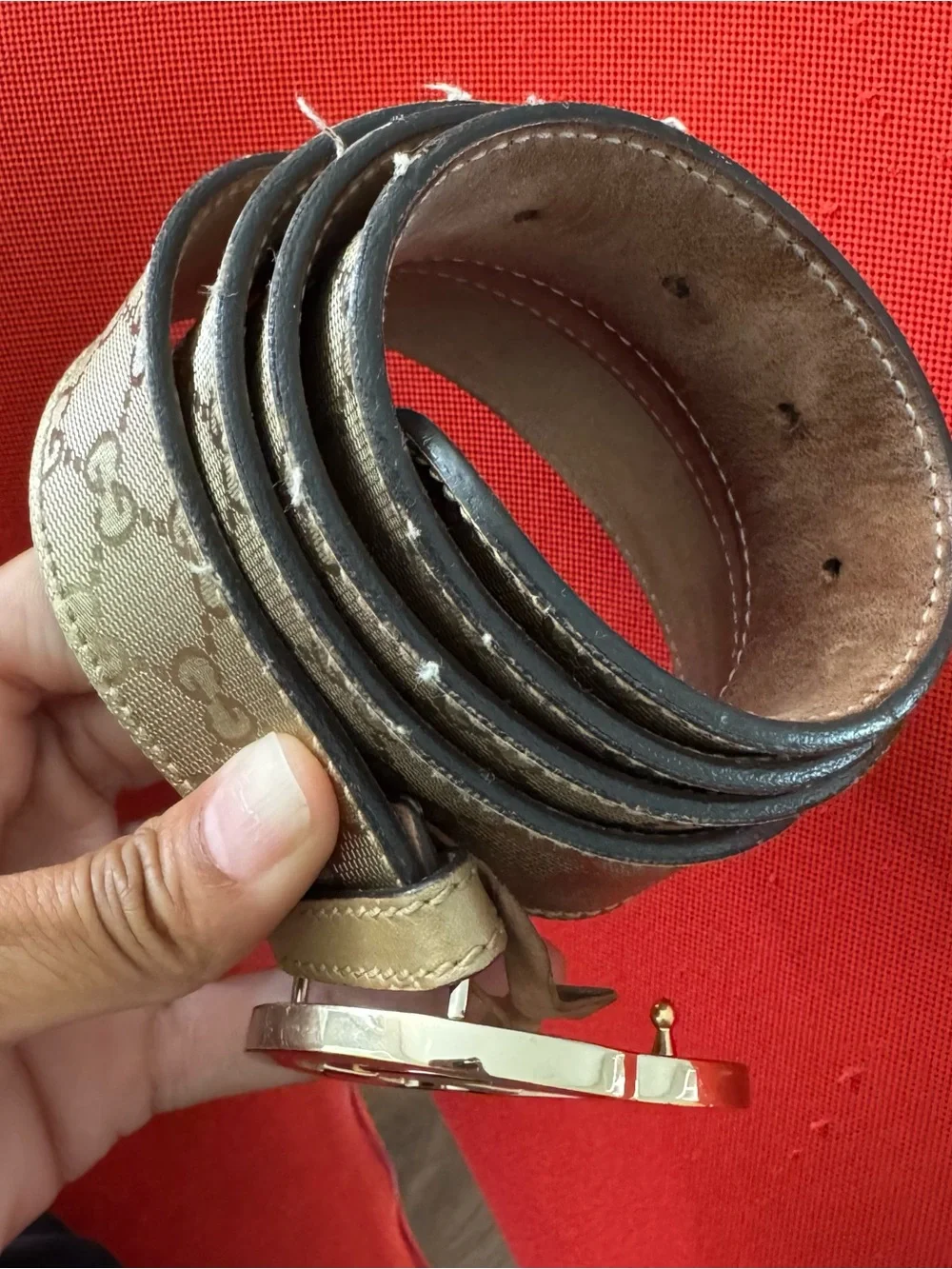 100% AUTH Gucci Metallic Gold GG Logo Leather Belt - Picture 2 of 4